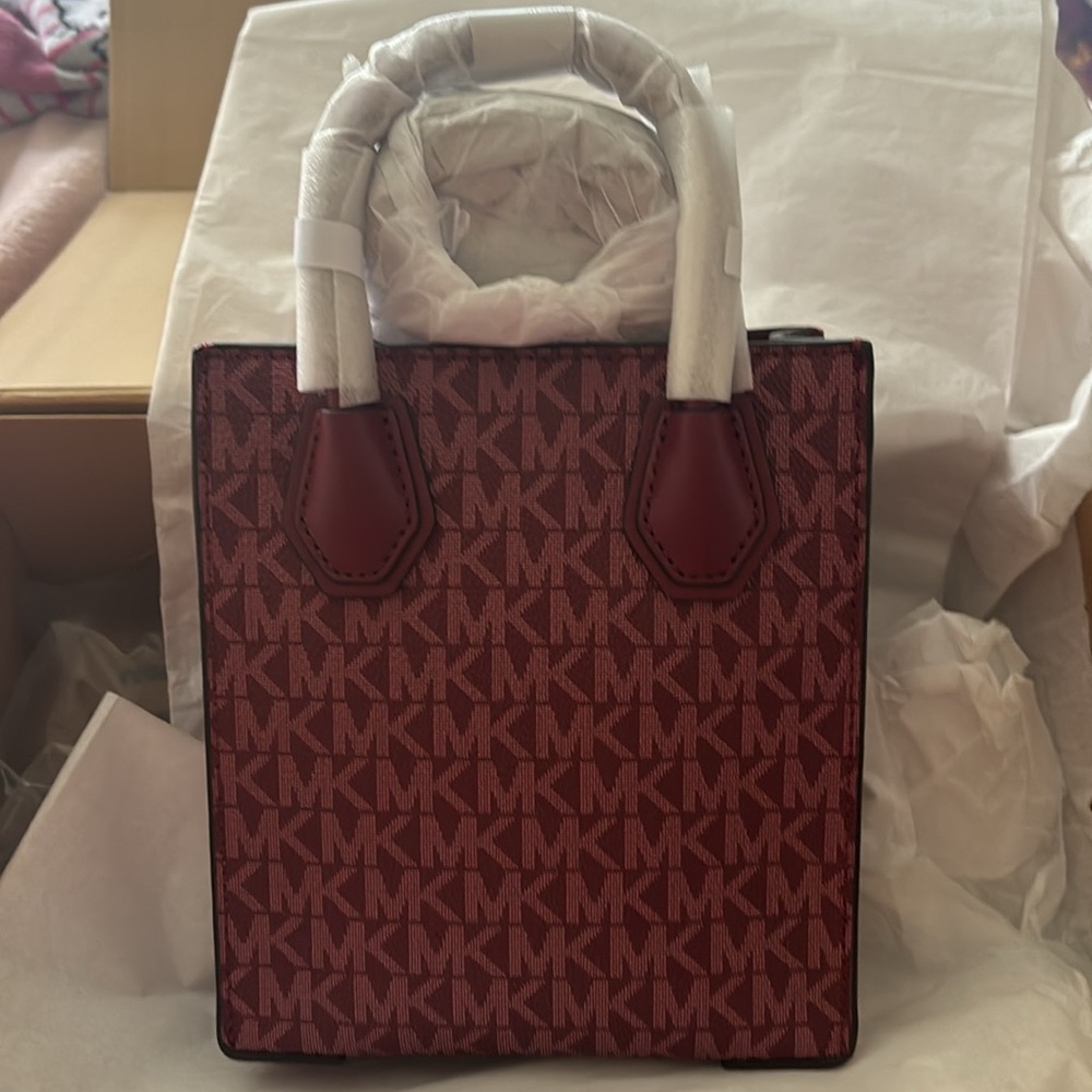 Burgundy Michael Kors bag - Picture 2 of 3
